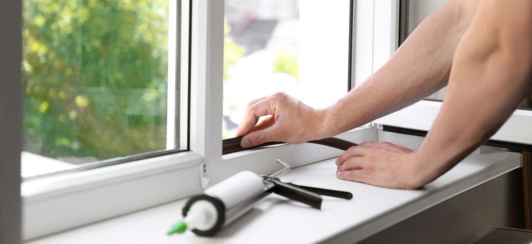 home imporvement caulking a window